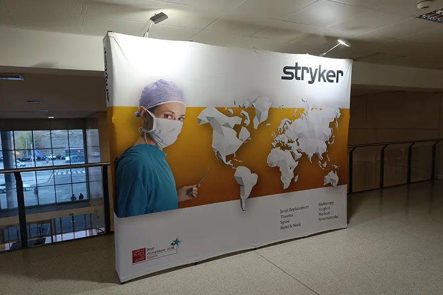 Banner Roll Up Stryker