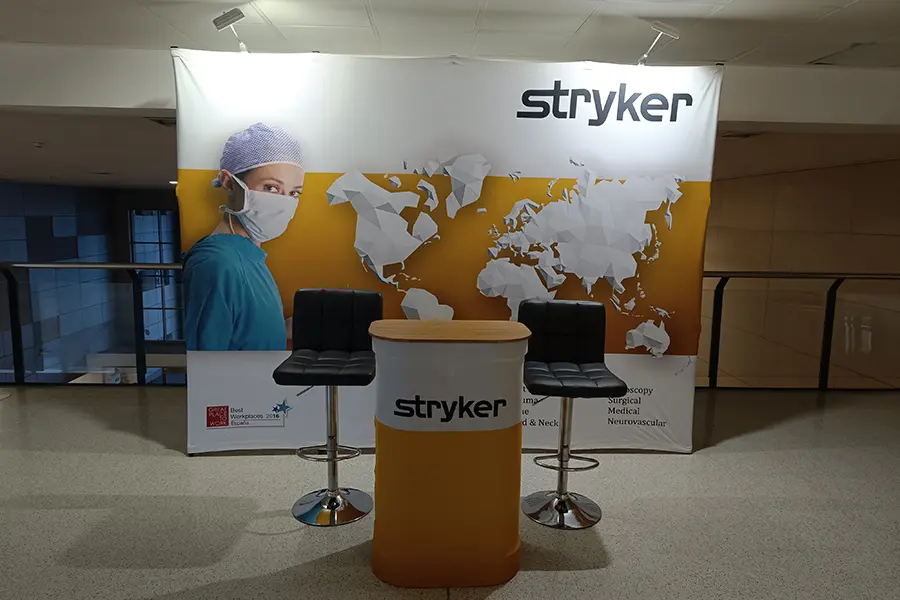 Banner Roll Up Stryker