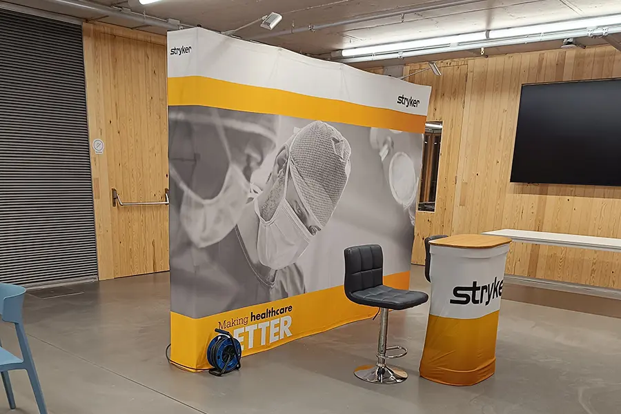 Banner Roll Up Stryker